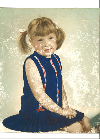 badly damaged photo for repair and recolouring